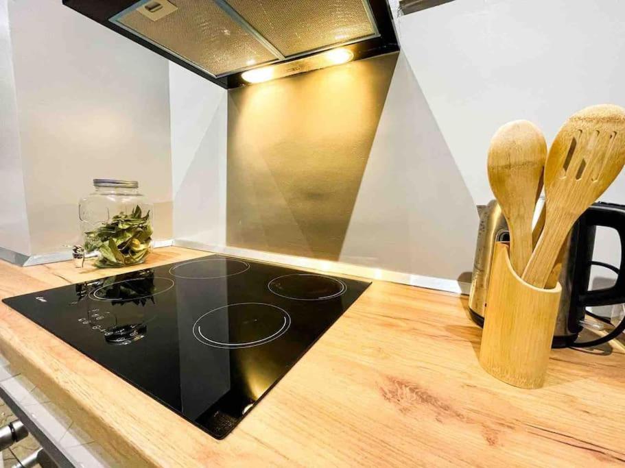 Downtown Flat Near Center With 24h Self Check-in * Tirana